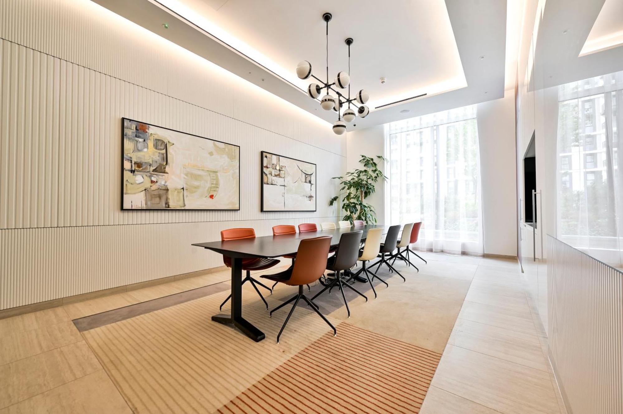 Apartment Elegant 2bed -west -steps To Tube, Westfield London
