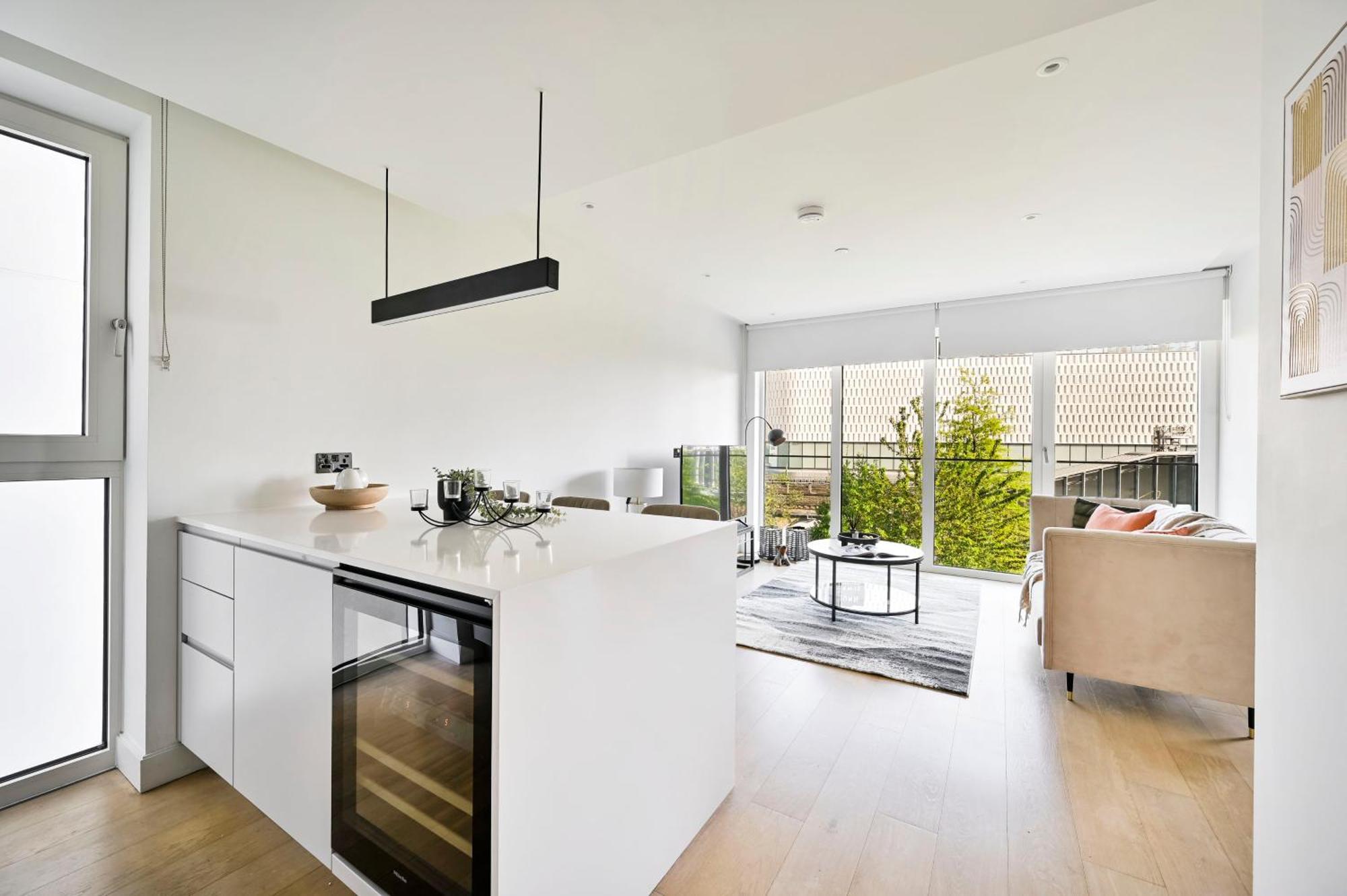 Elegant 2bed -west -steps To Tube, Westfield London